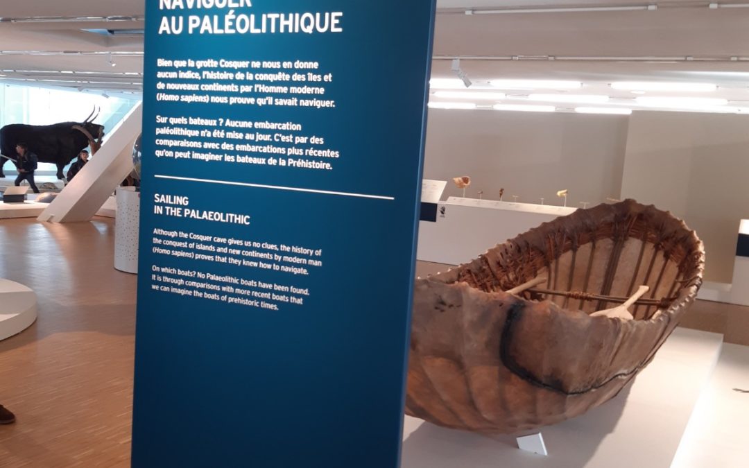 Un canoë de peaux « préhisto-compatible » en exposition permanente au Centre Cosquer-Méditerranée (Marseille)